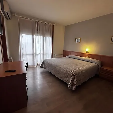Rosaleda Self-hotel 酒店